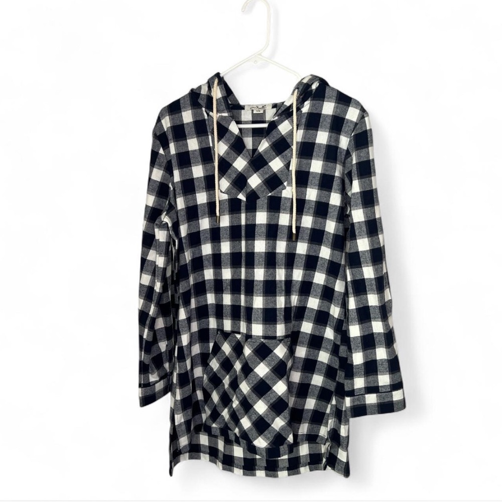 Simply Noelle Navy and White Checkered Top